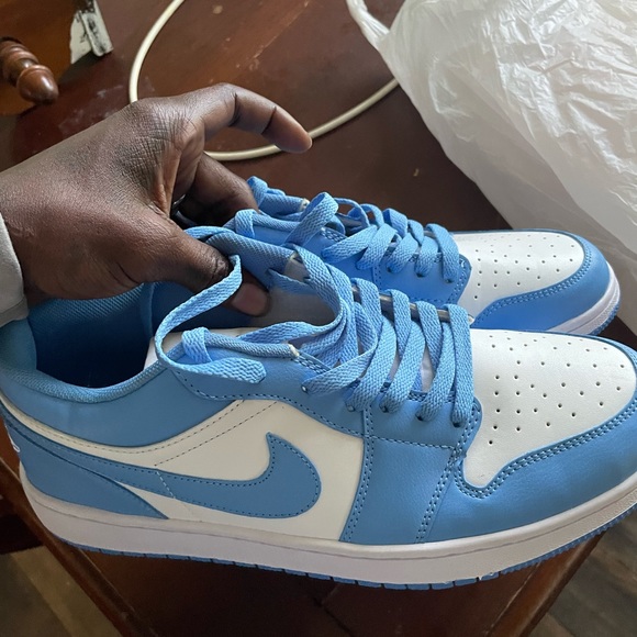 Brand new UNC Jordan 1 Low - Picture 6 of 7